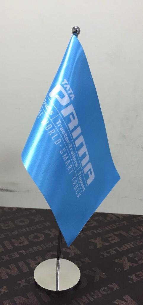 Table-Top-Flag-4