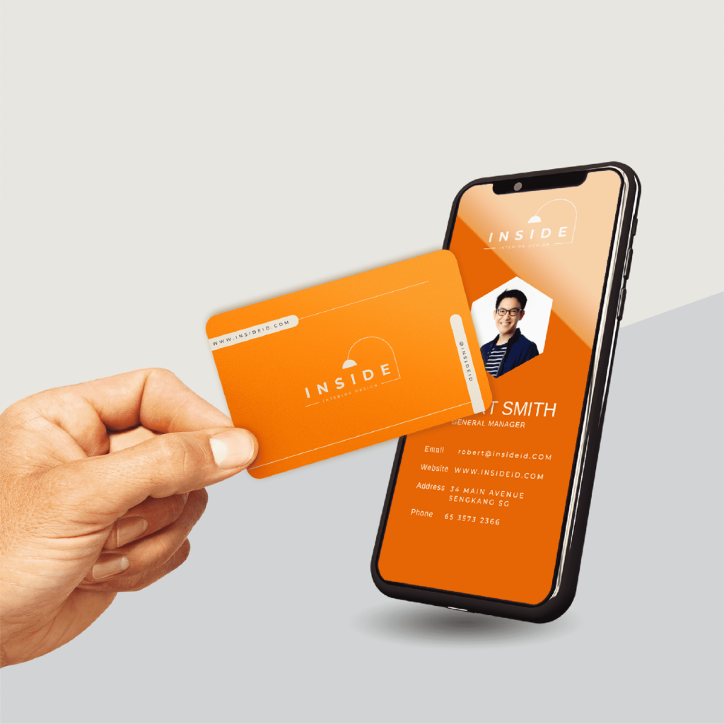 The Power of First Impressions: Why Business Cards Still Matter in the Digital Age